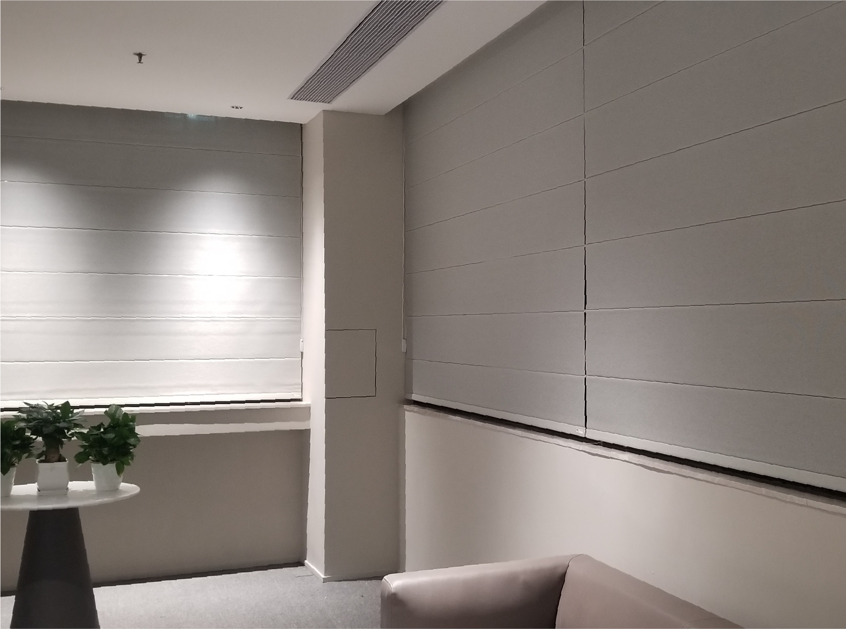 2330R 现代硬罗马帘